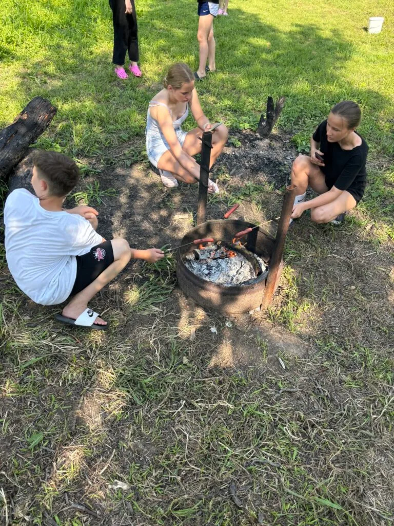 Desiņu cepšana uz ugunskura